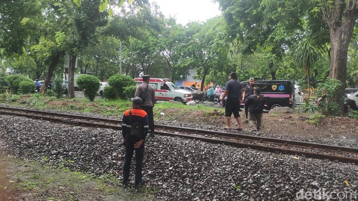 Pelintasan di Buduran, Sidoarjo tempat pria pemotor tabrakkan diri ke KA Jayabaya.