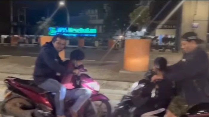 Polisi mengamankan geng motor konvoi tengah malam di Makassar.