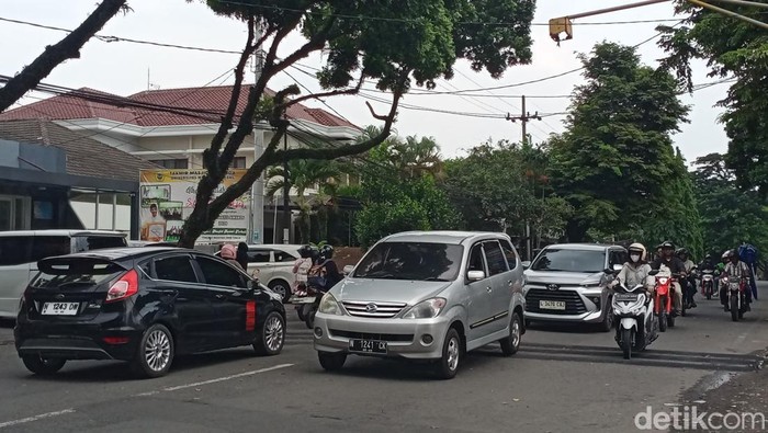Polisi tidur di Jalan Terusan Dieng, Kota Malang yang sebabkan kecelakaan pemotor.