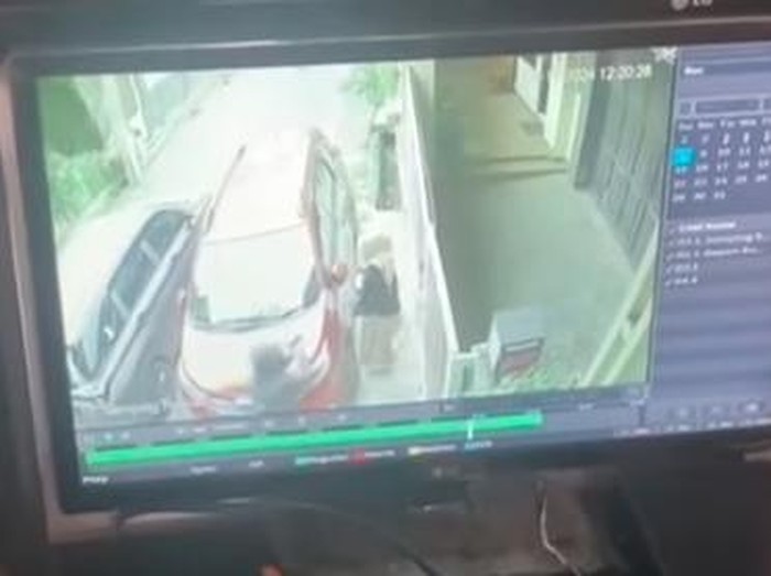 Potongan video rekaman CCTV aksi penculikan kepada wanita di Antapani Bandung.