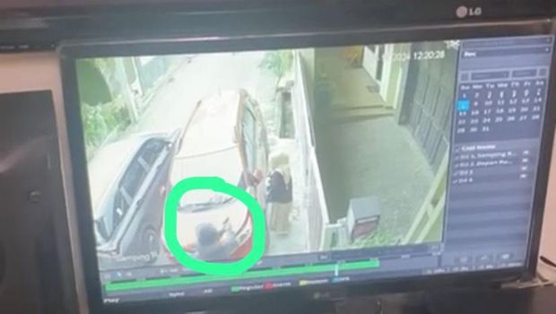 Pria menodongkan pistol ke arah wanita di Bandung