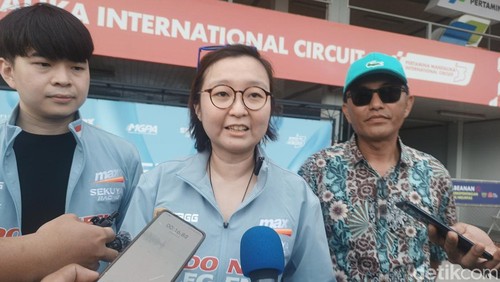 Wakil Menteri Ekonomi Kreatif (Wamenekraf) Irene Umar saat berkunjung di Sirkuit Mandalika, Lombok Tengah, NTB, Minggu (8/12/2024).