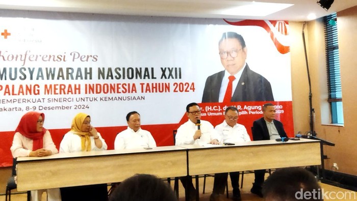 Agung Laksono dkk jumpa pers terkait Munas PMI