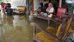 Penampakan Banjir Setinggi Perut yang Rendam Jombang