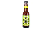 Dinobatkan sebagai alkohol terkuat di bumi, bir bernama Snake Venom ini memiliki kadar hingga 67,5%. Konsumsinya juga disarankan untuk berbagi bersama beberapa orang. Foto: Food & Wine