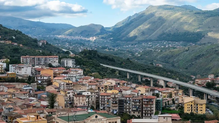 Desa pegunungan Altofonte di Sisilia, Italia