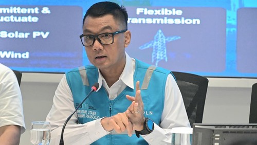 Direktur Utama PLN Darmawan Prasodjo saat Konferensi Pers Kesiapan PLN dan Pertamina dalam rangka Natal dan Tahun Baru yang digelar di Media Center Kementerian BUMN, Jakarta pada Senin (9/12/2024)