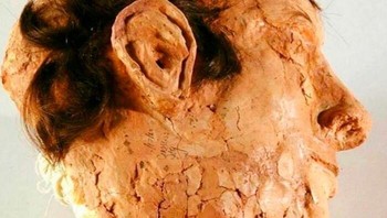 Salah satu dari tiga kepala palsu yang digunakan sebagai umpan selama pelarian 3 tahanan dari Alcatraz tahun 1962. Kepala palsu tersebut dibuat dari sabun, tisu toilet, pasta gigi, dan debu beton. Foto: Boredpanda