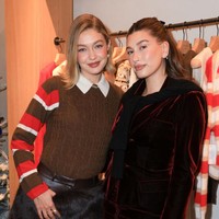 Hailey Bieber menghadiri pembukaan toko brand Guest in Residence milik Gigi Hadid di Los Angeles, Amerika Serikat, Sabtu (7/12/2024). Foto: WWD via Getty Images/River Callaway