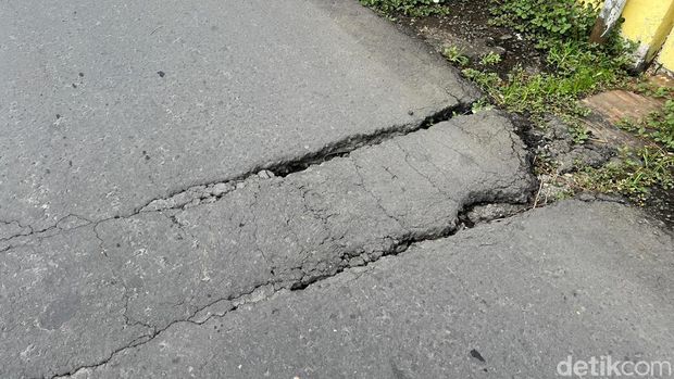 Jembatan Pagerluyung di Mojokerto Ditutup Sementara