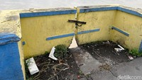 Jembatan buatan Belanda ini menjadi salah satu akses masyarakat Kecamatan Gedeg dan sekitarnya menuju ke Kota Mojokerto.