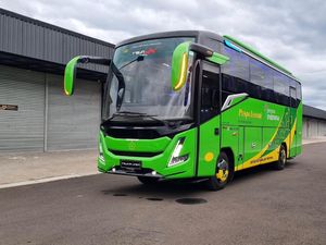 Trijaya Union Rilis Bus Medium Baru, Cocok Buat Angkutan Karyawan dan Pariwisata