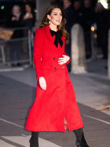 Kate Middleton, Putri Wales menghadiri Kebaktian Carol 'Bersama Saat Natal' di Westminster Abbey pada 6 Desember 2024 di London, Inggris. Dipelopori oleh The Princess of Wales, dan didukung oleh The Royal Foundation, tema kebaktian 'Bersama Saat Natal' tahun ini adalah pentingnya cinta dan empati, dan betapa kita saling membutuhkan, terutama selama masa-masa tersulit dalam hidup kita. hidup. Layanan ini juga menyoroti individu-individu luar biasa dari seluruh Inggris yang telah menunjukkan kebaikan, empati, dan dukungan luar biasa dalam komunitas mereka.
