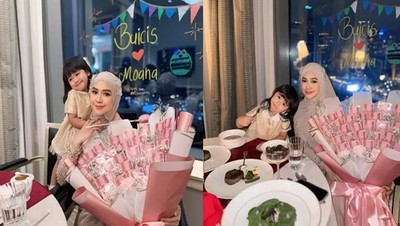 Kompak! Ria Ricis Ajak Moana Makan Steak hingga Mie