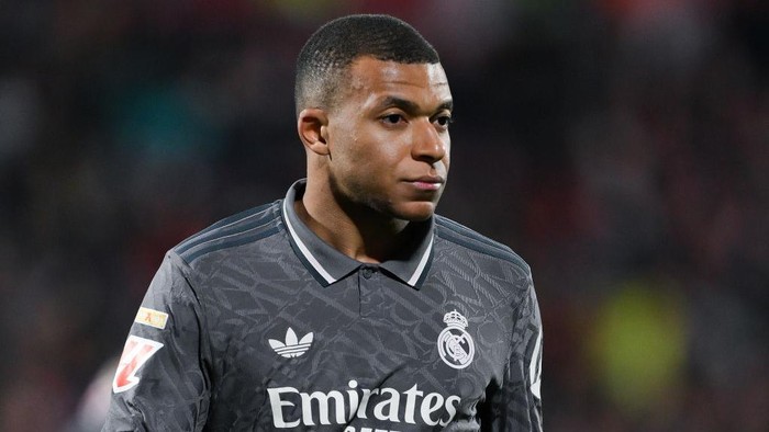 GIRONA, SPAIN - DECEMBER 07: Kylian Mbappé of Real Madrid looks on during the LaLiga match between Girona FC and Real Madrid CF at Montilivi Stadium on December 07, 2024 in Girona, Spain. (Photo by David Ramos/Getty Images)