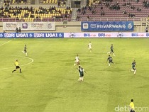 PSS Sleman Imbangi Persib Bandung 1-1 di Babak Pertama
