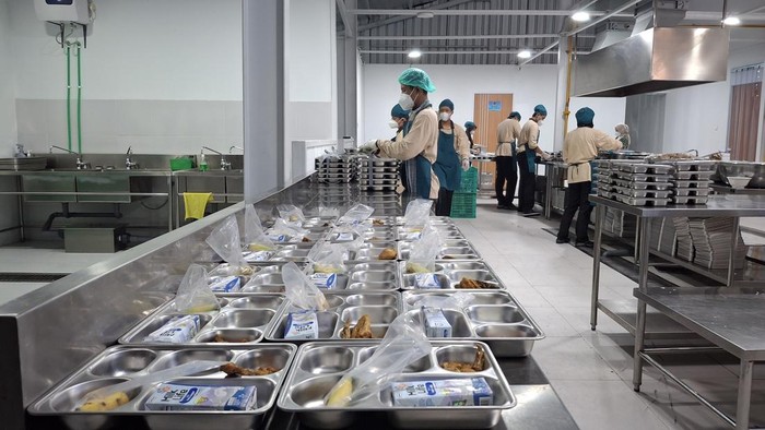 Menu makan bergizi gratis dari Unit Satuan Pelayanan Pemenuhan Gizi (SPPG) Tanah Sareal Kota Bogor.