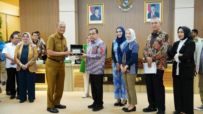 Pemprov Riau menerima kunjungan kerja reses masa sidang pertama dari Komisi IX DPR RI. (Foto: Dok Diskominfotik Riau)