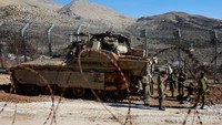 Israel, yang telah sangat melemahkan kelompok-kelompok yang didukung Iran, Hizbullah di Lebanon dan Hamas di Gaza, kemungkinan akan merayakan jatuhnya Assad, salah satu sekutu regional utama Iran lainnya. Namun prospek kelompok Islamis yang menguasai Suriah kemungkinan akan menimbulkan kekhawatiran.  