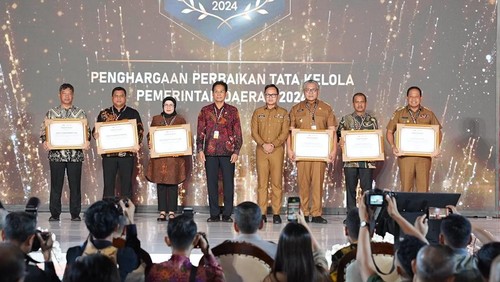Penghargaan yang diterima Pemkab Giayar pada Puncak Perayaan Hari Antikorupsi Sedunia (Hakordia) 2024  di Gedung Juang KPK RI, Senin (9/12/2024). (istimewa)