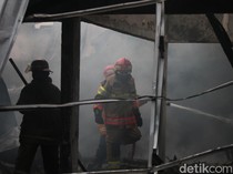 Polisi Pastikan Tak Ada Korban dalam Kebakaran Toko Perabotan di Sleman