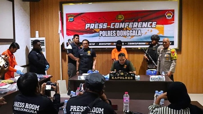 Polres Donggala merilis kasus temuan mayat wanita yang ternyata dibunuh pacar.