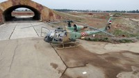 Pemberontak bertempur dengan pasukan pemerintah untuk menguasai kota utama Homs pada hari Sabtu dan maju menuju ibu kota Damaskus saat garis depan runtuh di seluruh negeri, membuat pemerintahan Presiden Bashar al-Assad selama 24 tahun menjadi tidak pasti. 
