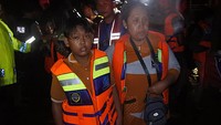 Kapal Layar Motor Lorena Sari yang membawa 73 penumpang dari Pulau Sapudi, Sumenep tujuan Pelabuhan Kalbut, Situbondo tenggelam di antara perairan Madura-Situbondo. 