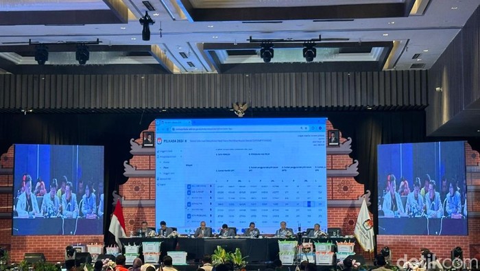 Rekapitulasi suara Pilkada Jatim
