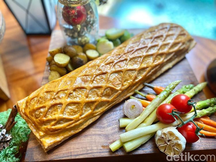 Salmon En Croute hingga Dessert Istimewa Buat Natal di Hotel Berbintang