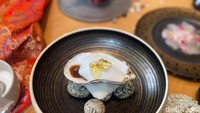 Kalau ingin menikmati pengalaman makan lebih eksklusif, bisa mampir ke restoran OKU untuk menikmati pengalaman makan omakase spesial. Foto: Detikcom / Atiqa Rana