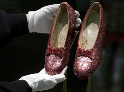 Sepatu Ruby di Wizard of Oz Terjual Rp 515 M, Jadi Memorabilia Film Termahal