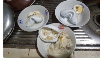 Ceritanya wadah nasi tim-nya emang bentuknya unik. Foto: X/pevipev