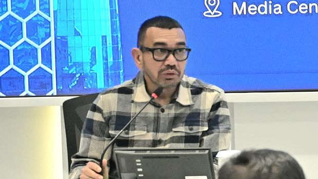 Staf Khusus Menteri BUMN, Arya Sinulingga dalam Konferensi Pers Kesiapan PLN dan Pertamina dalam rangka Natal dan Tahun Baru yang digelar di Media Center Kementerian BUMN, Jakarta pada Senin (9/12/2024)