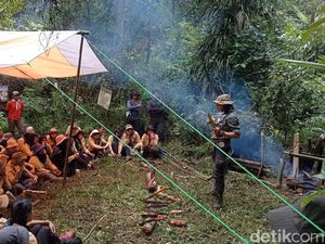 Kala 75 Perempuan Berlatih Bertahan Hidup di Hutan Cakrabuana Tasik