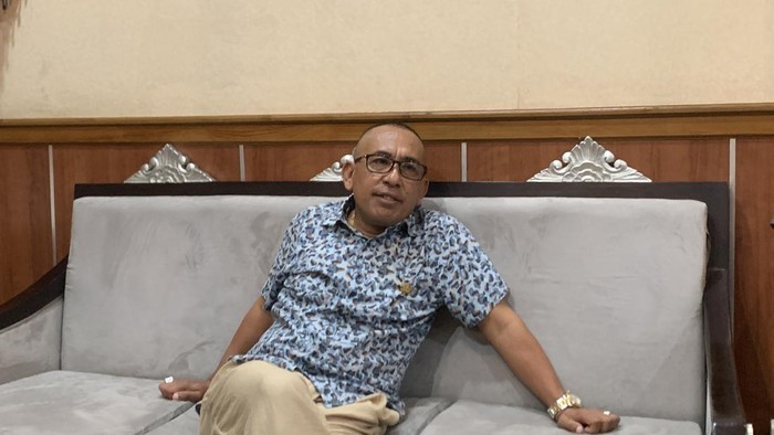 Wakil Ketua DPRD Bali, I Wayan Disel Astawa, saat ditemui detikBali di kantornya, Senin (9/12/2024). (Rizki Setyo/detikBali)