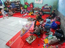 Warga Terdampak Tanah Bergerak di Sukabumi Masih Mengungsi