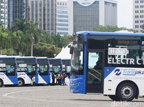 200 Bus Listrik Baru Dipamerkan di Monas