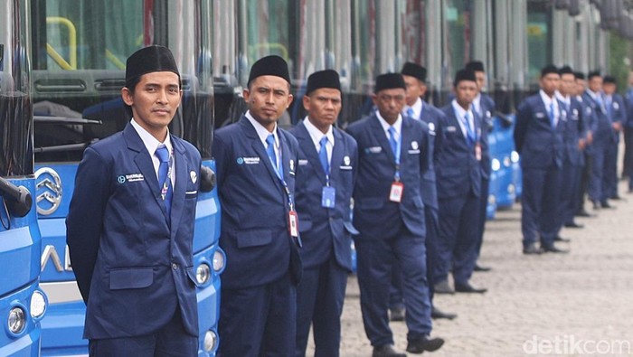 PT Trans-Jakarta (TJ) meluncurkan 200 unit Bus Raya Terpadu (BRT) listrik baru. Peluncuran ini dilakukan di Monas Jakarta, Selasa (10/12/2024).
