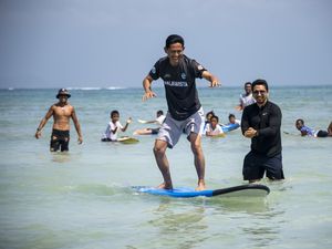 AMMAN-Pemkab Sumbawa Barat Dukung Surfing Jadi Ekskul Baru di Sekolah