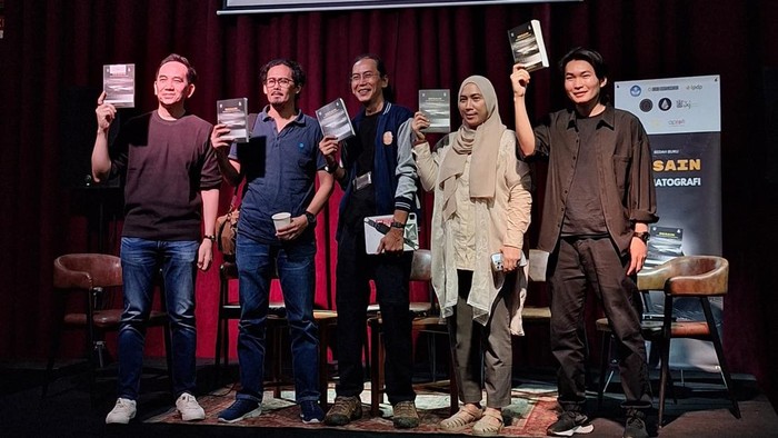 Suasana acara bedah buku 