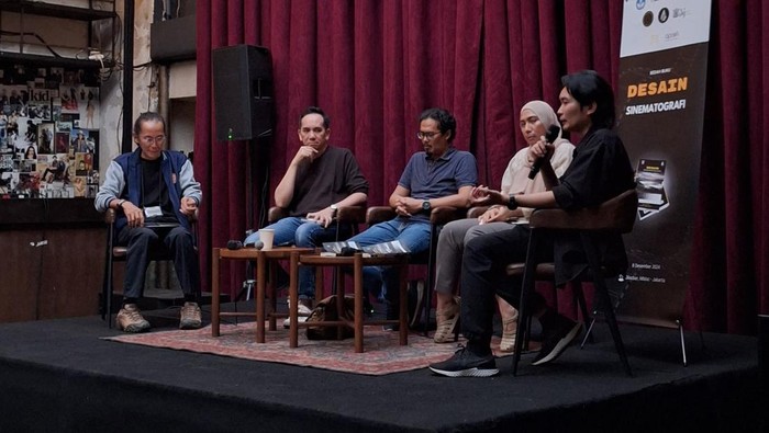 Suasana acara bedah buku 
