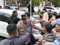 2 Terdakwa Pembunuh Serlina Divonis Bebas, Ayah Korban Serang Mobil Pengacaranya