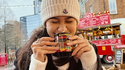 Azizah Salsha Jajan di Korea hingga Ngopi di Inggris