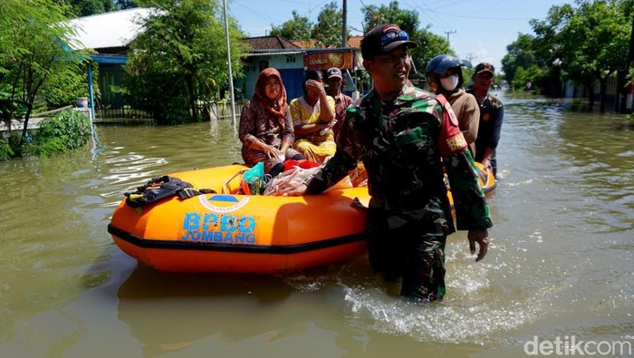 Banjir melanda delapan desa di Jombang
