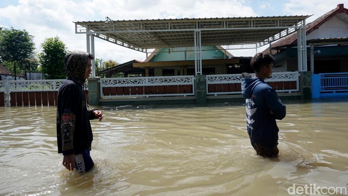 Banjir melanda delapan desa di Jombang Banjir melanda delapan desa di Jombang