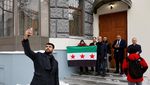 Bendera Oposisi Berkibar di Kedubes Suriah di Rusia