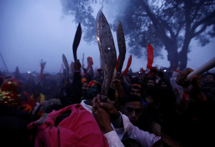 Festival Gadhimai Nepal yang menyembelih setengah juta ekor hewan Festival Gadhimai Nepal yang menyembelih setengah juta ekor hewan