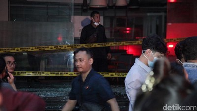 Gedung TKP Ledakan di Bulungan Jaksel Digaris Polisi