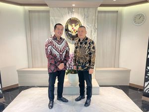 Iqbal Temui Menhub Bahas Kapal Cepat Benoa-Senggigi dan Bus Listrik